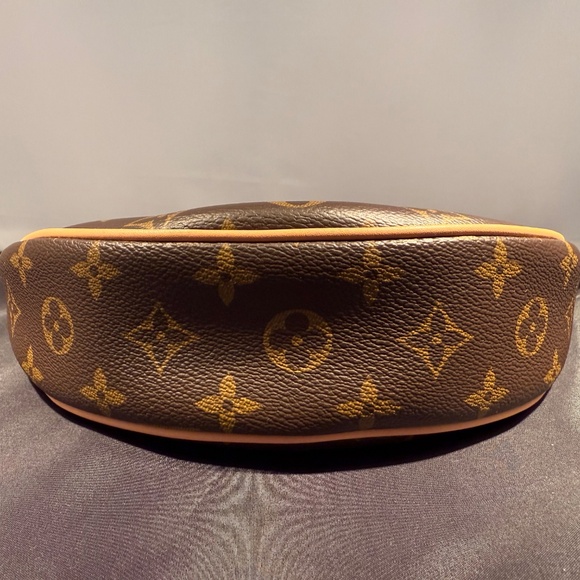 *NEW* Louis Vuitton LV Monogram Loop Hobo AUTHENTIC (w/chain & leather straps) - Picture 10 of 13